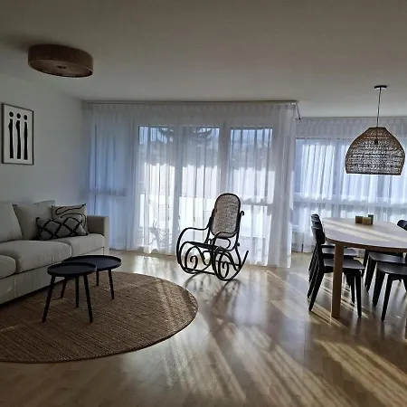 Summit View شقة *