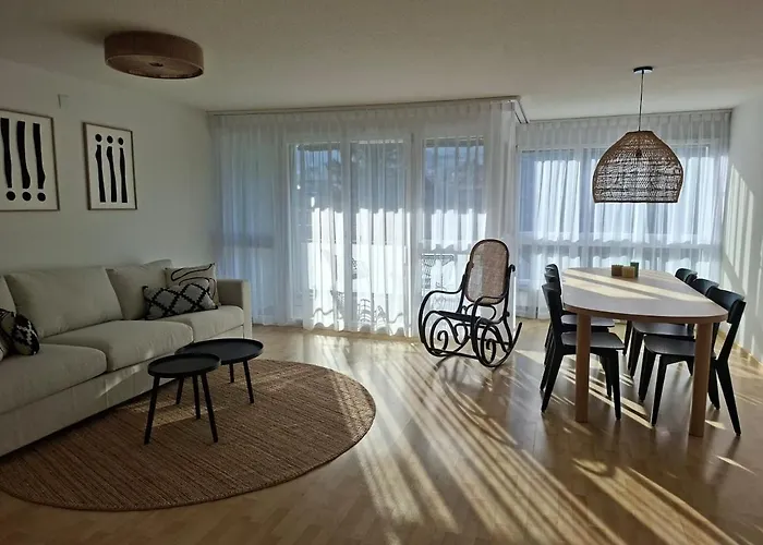 Summit View 아파트 *